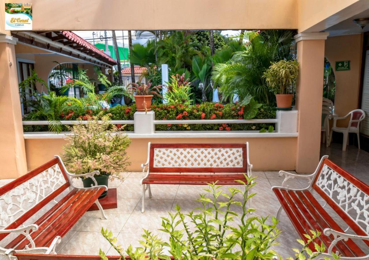 Hotel Y Cabinas El Coral Jacó Eksteriør billede