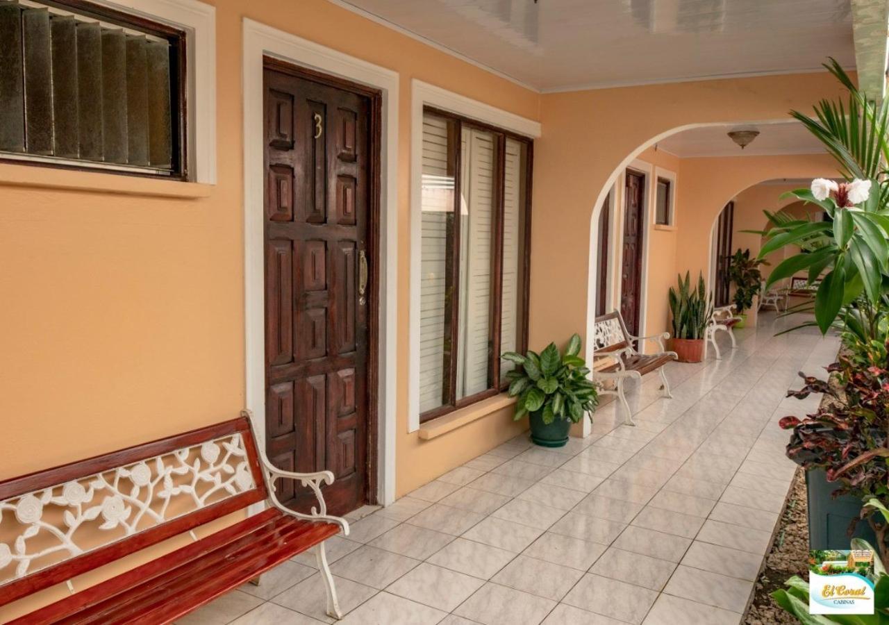 Hotel Y Cabinas El Coral Jacó Eksteriør billede