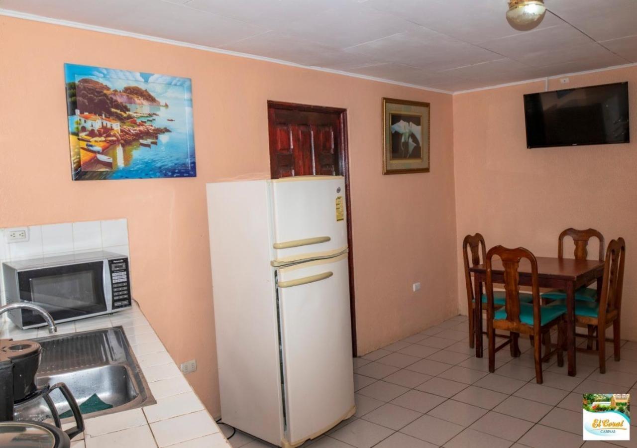 Hotel Y Cabinas El Coral Jacó Eksteriør billede